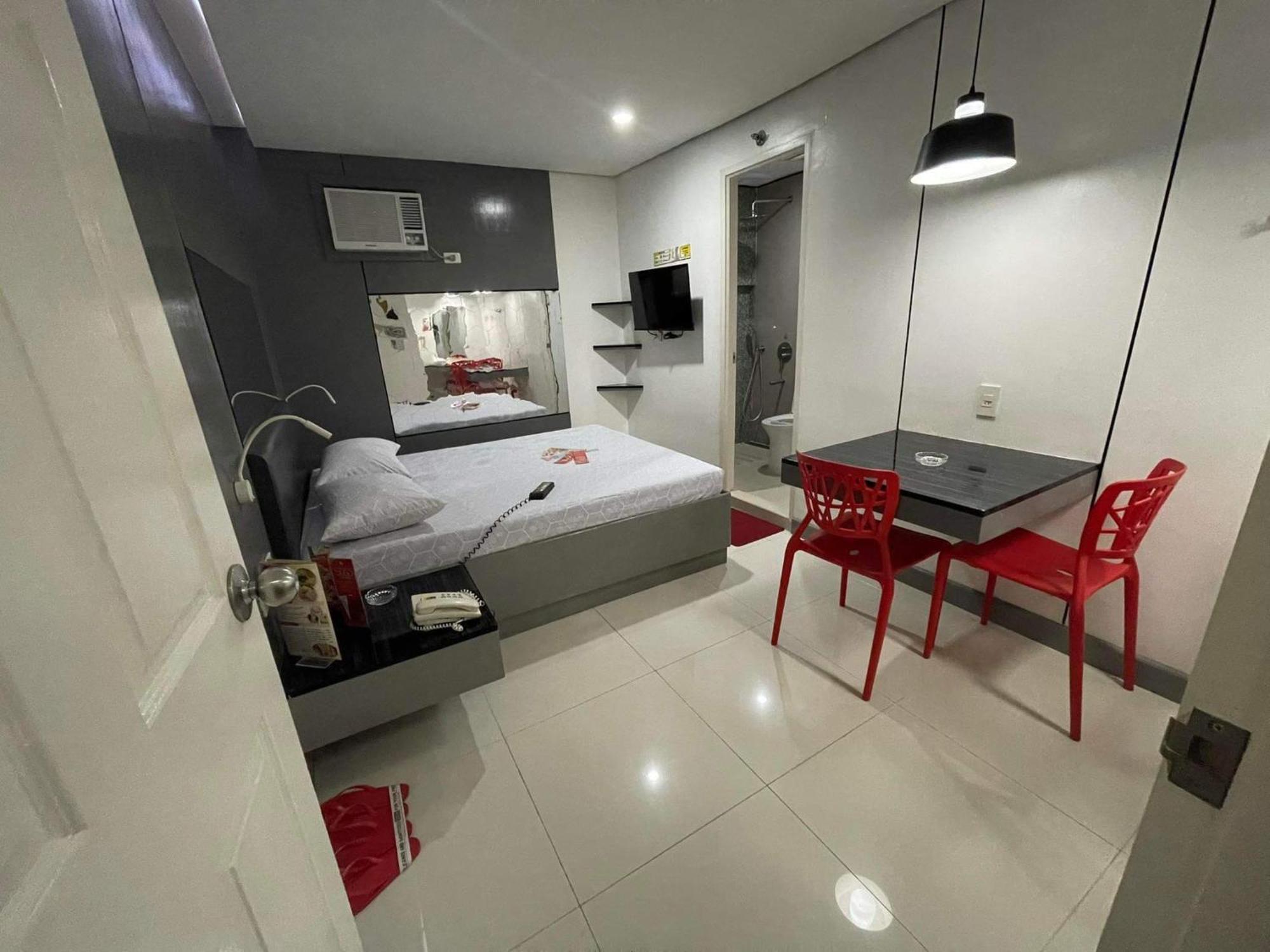 Hotel Sogo Edsa Cubao Quezon City Exterior photo