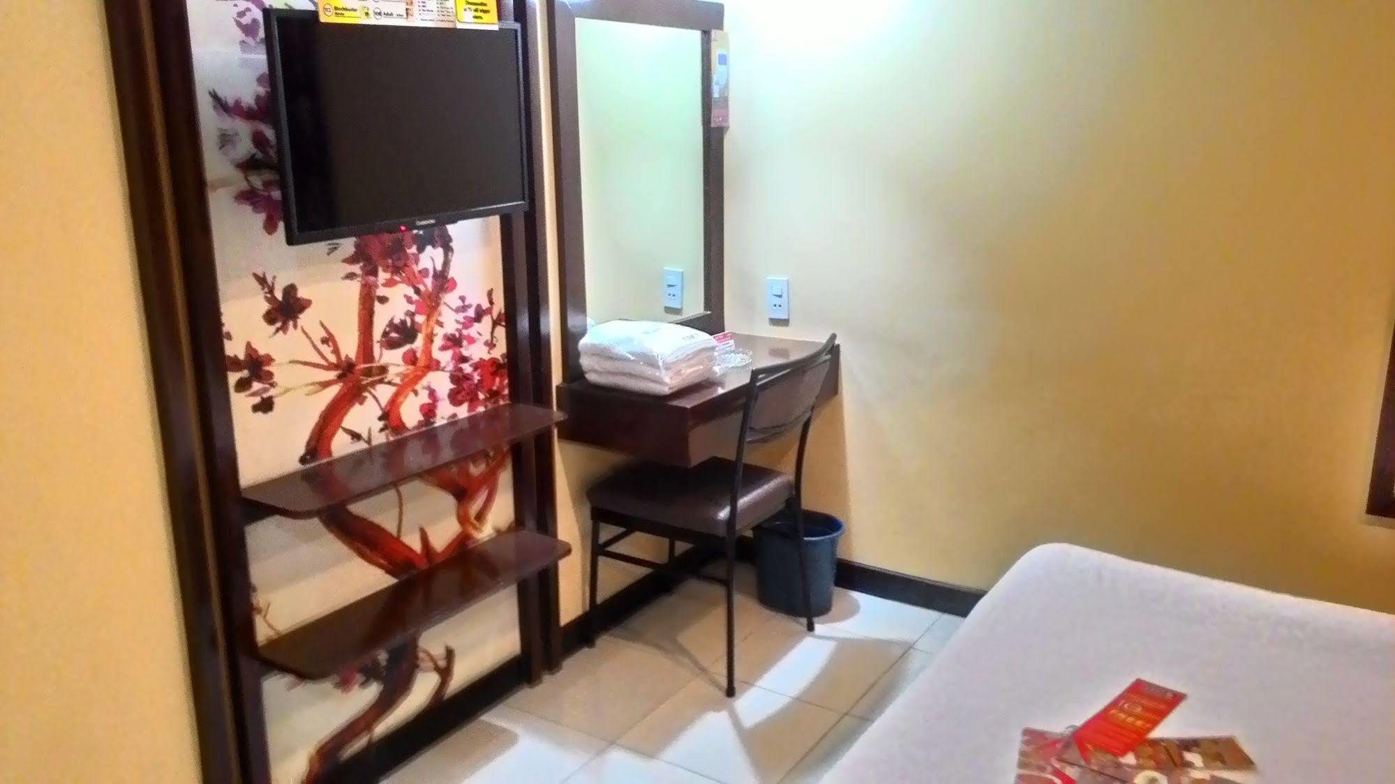 Hotel Sogo Edsa Cubao Quezon City Exterior photo