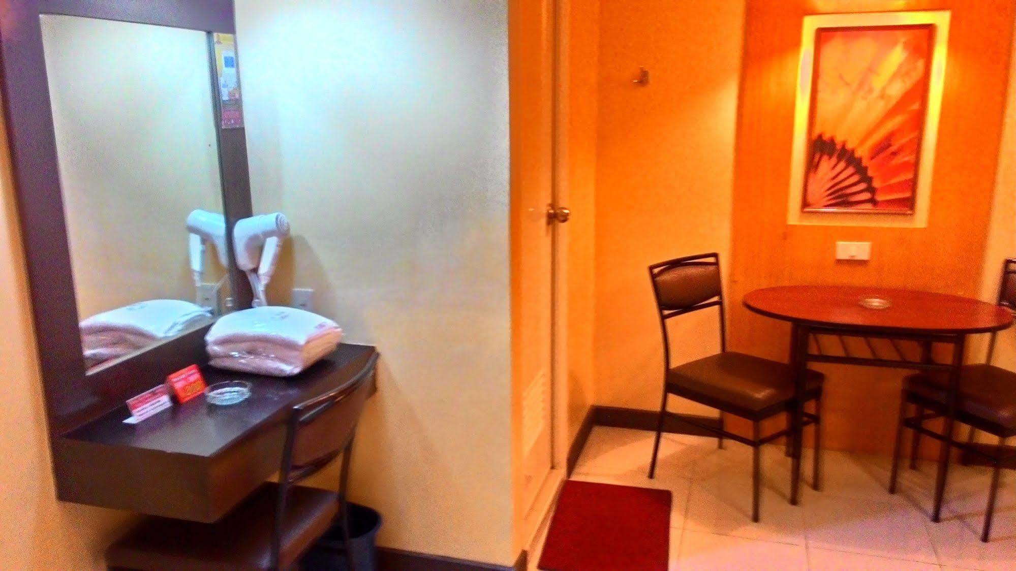 Hotel Sogo Edsa Cubao Quezon City Exterior photo